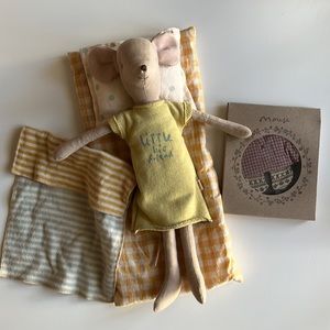 Maileg Bundle Medium Mouse with Christmas Clothes